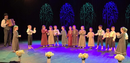 S plesom so navdušili  tudi otroci iz vrtca Murenčki